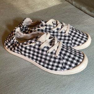 Torrid slip on tennis shoes